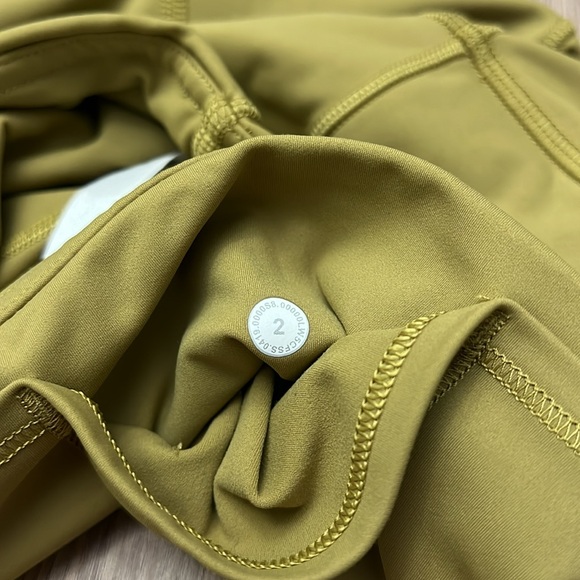 Lululemon Fast and Free High-Rise Tight 27” Non Reflective Suede in Grape Leaf 2 - Picture 6 of 7